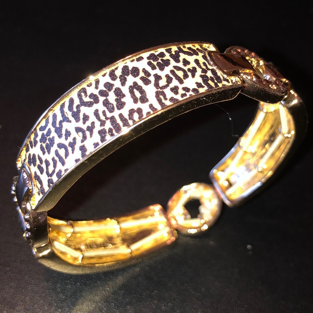 NAPIER leopard 🐆 Ladies bracelet gold tone NEW